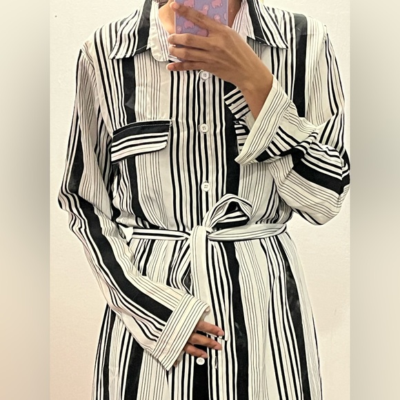 Striped maxi dress with belt. - Picture 4 of 6